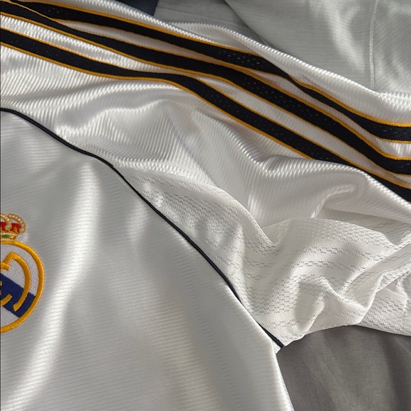 Adidas 99/00 Real Madrid White Jersey - Picture 7 of 10
